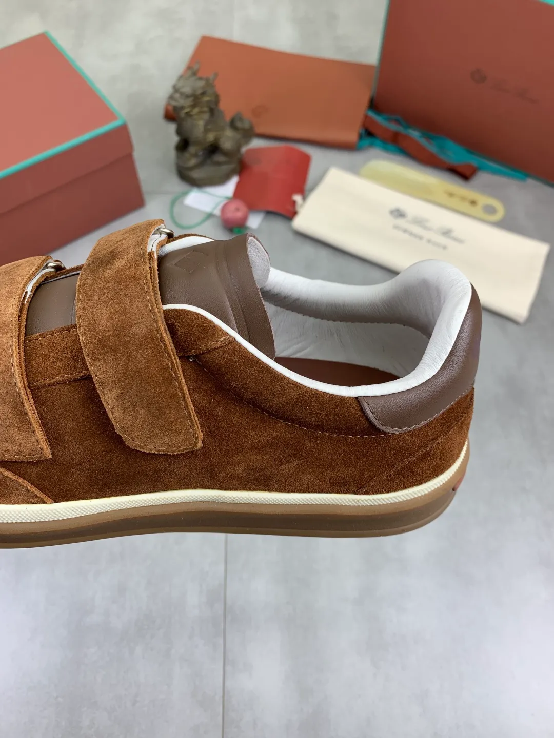 Men's men's shoes 💰P580 New model 💰 The latest casual shoes Loro Piana 💯 Top grade 💯 Buy the original copy 💯 Founded the existing Loro Piana company on April 24, 1924. It is the sixth generation of family operation, providing the best quality products to customers who are discerning about taste and quality. Imported original fly woven fabric with cowhide fabric, plain calfskin lining, hand-stitched thread with cowhide feet, original packaging, high-end outsole, size: 38-45 (custom-made for 46), 5️⃣ colors available